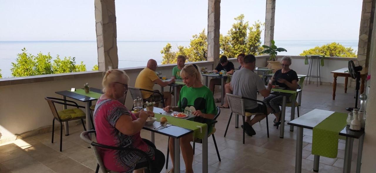 Guesthouse Oaza Emi Dobra Voda Eksteriør billede